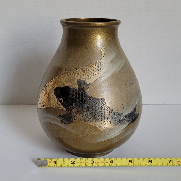 Vintage Fine Japanese Hand Cast Bronze Double Koi Fish Vase Rare - Picture 12 of 15